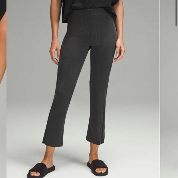 NWT New LULULEMON Ribbed Softstreme Zip-Leg High-Rise Cropped Pants Black 10 - Picture 1 of 6